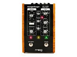 Moog Moogerfooger MF-104S      Analog Delay